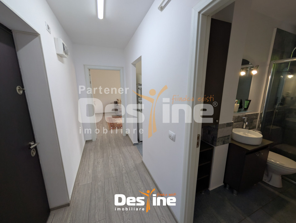 Centru Apartament 2 camere 41 mp etaj 2, partial mobilat baie cu geam renovat
