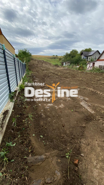 Teren intravilan 1200 mp utilități la asfalt investiție Valea Lunga