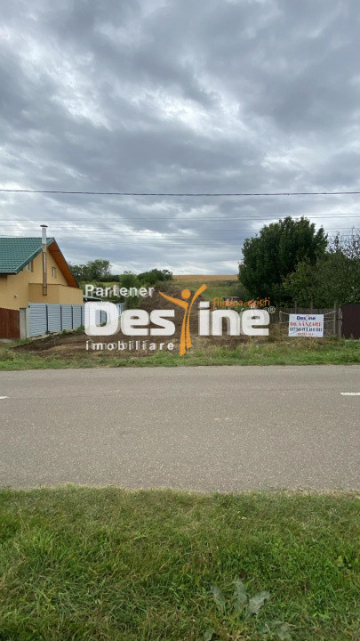 Teren intravilan 1200 mp utilități la asfalt investiție Valea Lunga