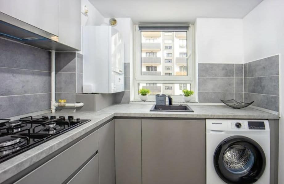 Apartament cu 2 camere decomandat, 57 mp, etajul 1, Avantgarden 3