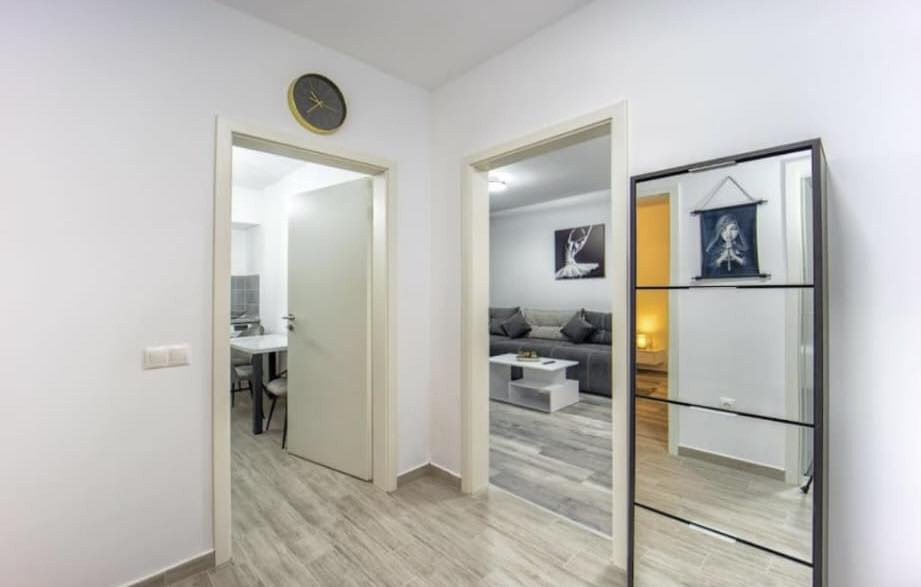 Apartament cu 2 camere decomandat, 57 mp, etajul 1, Avantgarden 3
