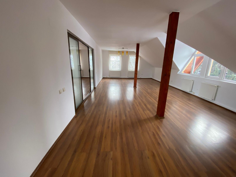 Spatiu comercial 120 mp cu 3 incaperi si locuri de parcare, zona Nicopole