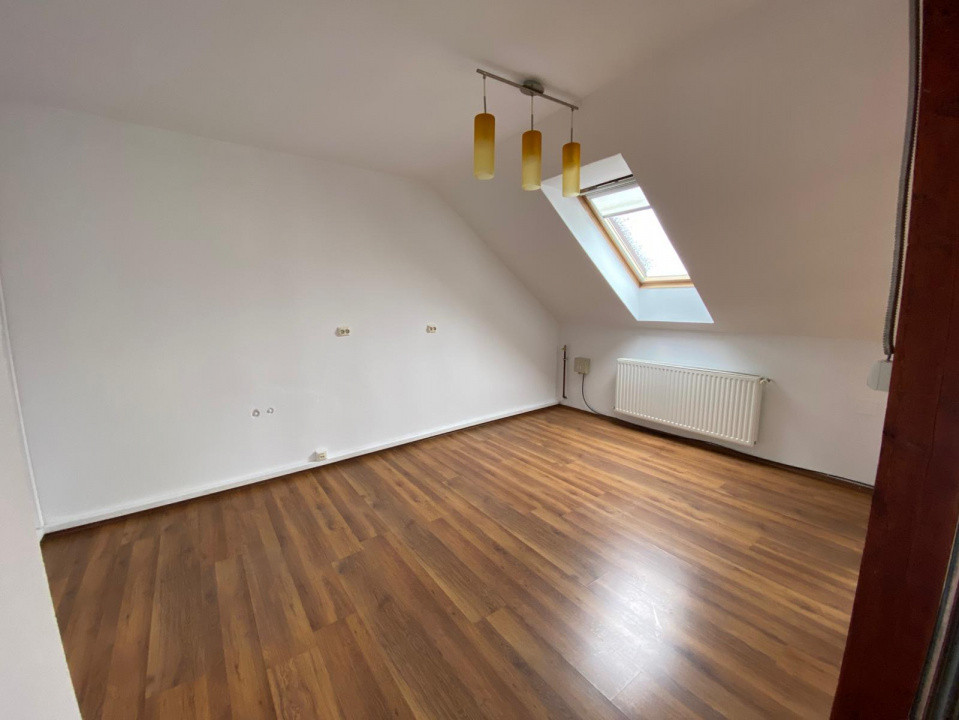 Spatiu comercial 120 mp cu 3 incaperi si locuri de parcare, zona Nicopole