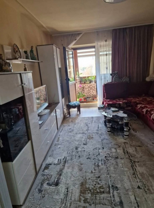 Apartament 4 camere, decomandat, etaj intermediar, Mizil