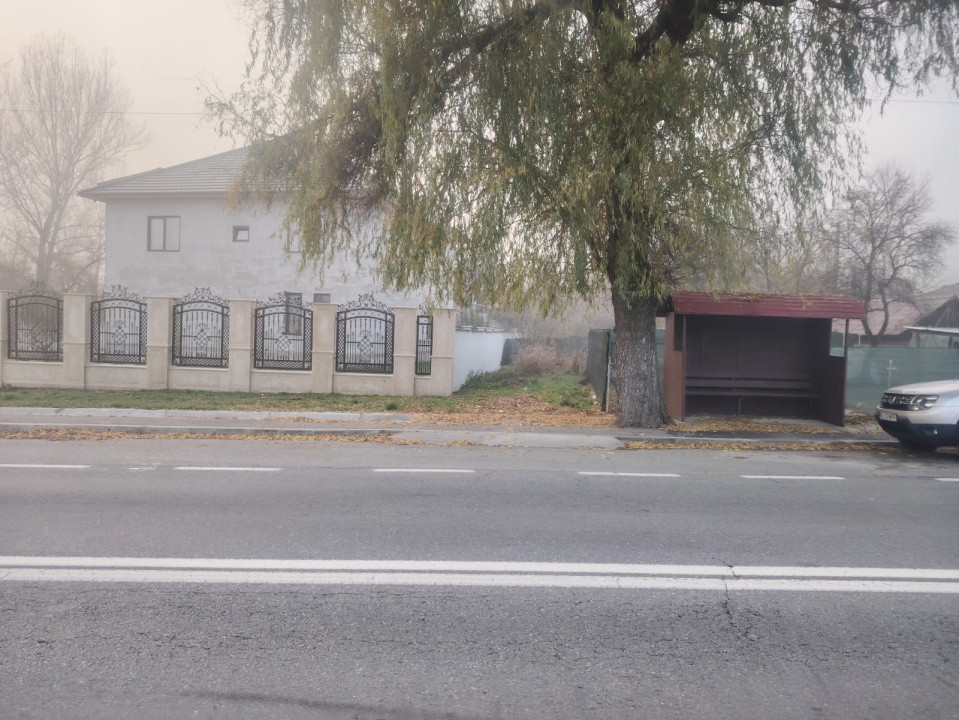 Teren intravilan + fânar P+1 – DN67, Mihăești (Gurișoara)