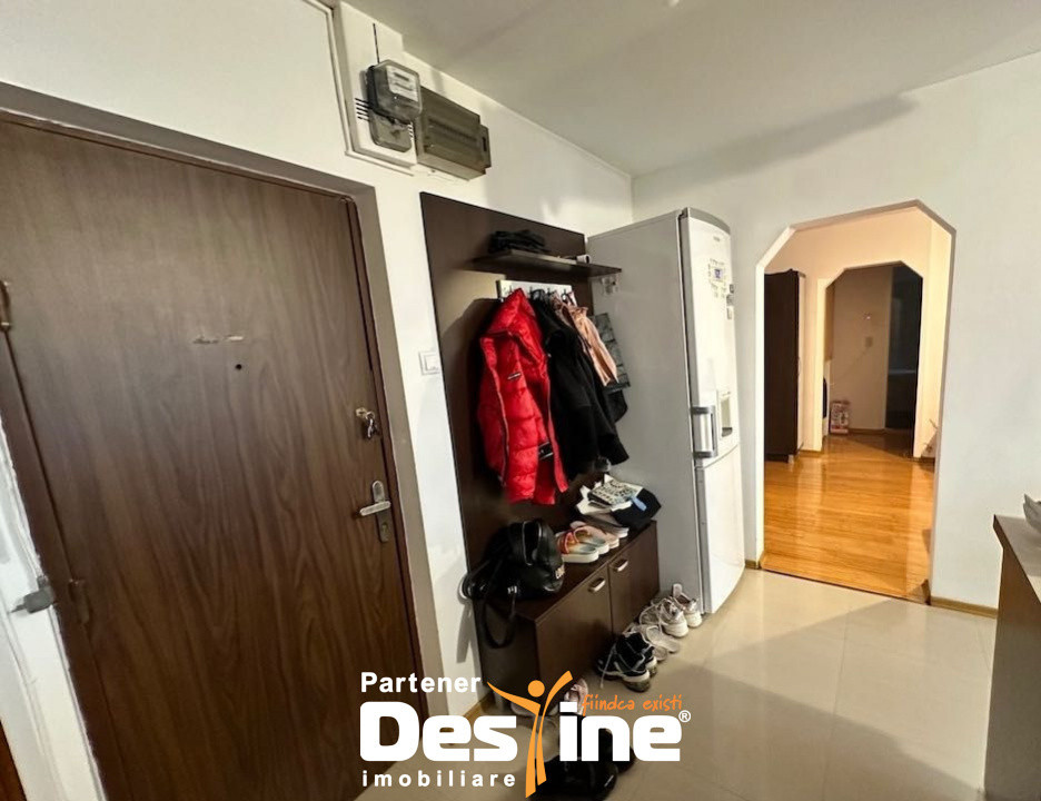 Apartament 3 camere renovat + loc parcare, zona Sebastian