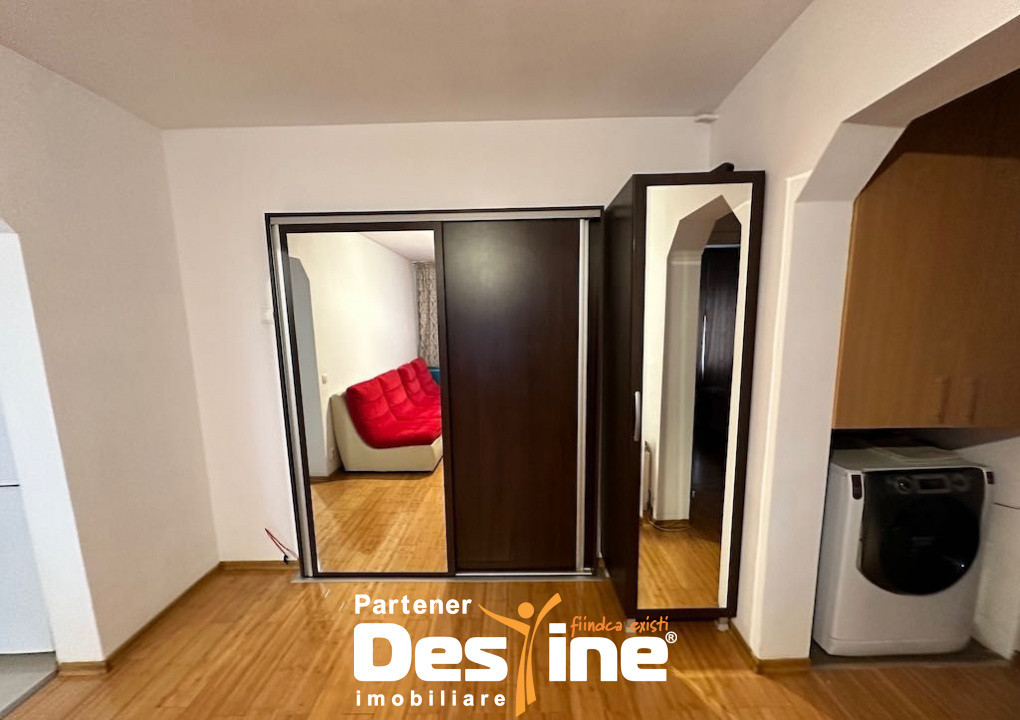 Apartament 3 camere renovat + loc parcare, zona Sebastian