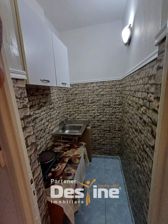 Apartament 1 camera - Decomandat, 26 mp, Etaj 2/9 - Piata Nicolina, Podu Ros