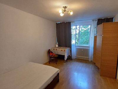 Apartament 1 camera - Decomandat, 26 mp, Etaj 2/9 - Piata Nicolina, Podu Ros