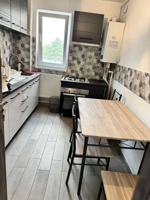 Apartament cu 2 camere etaj intermediar, renovat, zona Tudor Vladimirescu 