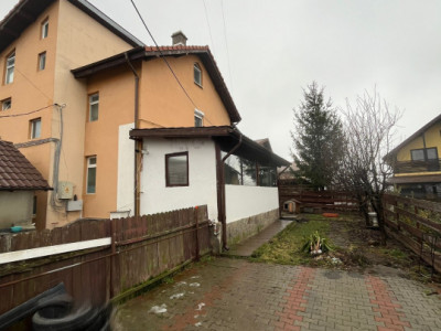 Apartament individual 4 camere 110 mp în Vilă + 167mp CURTE - BUCIUM