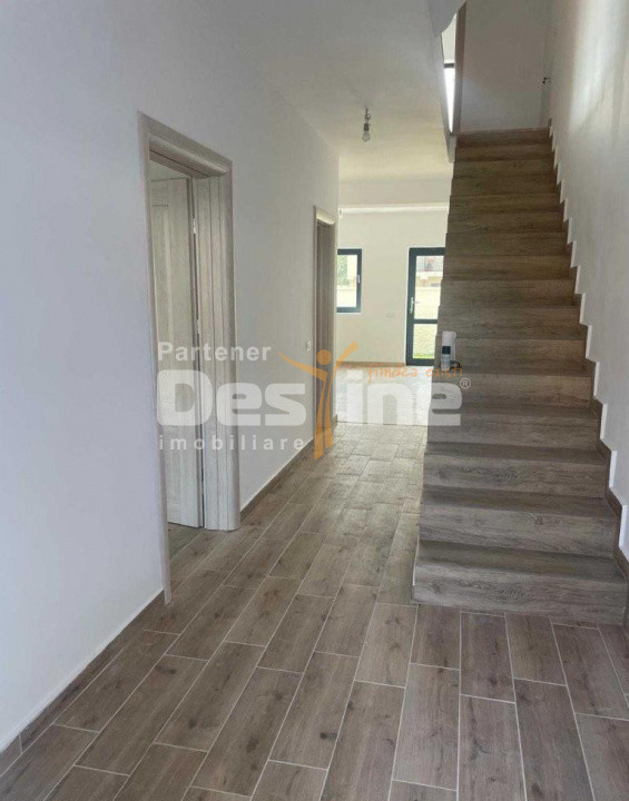 Vila tip duplex, finisaje la alegere, curte, Bragadiru