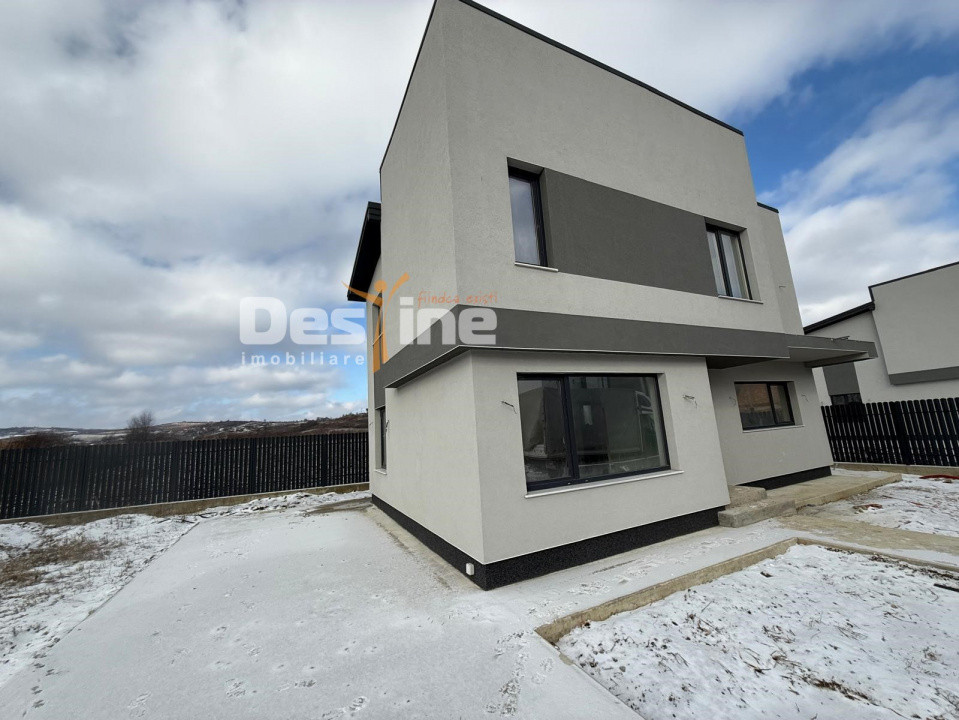 Casa individuala cu etaj, 4 camere, teren 396 mp, drum privat