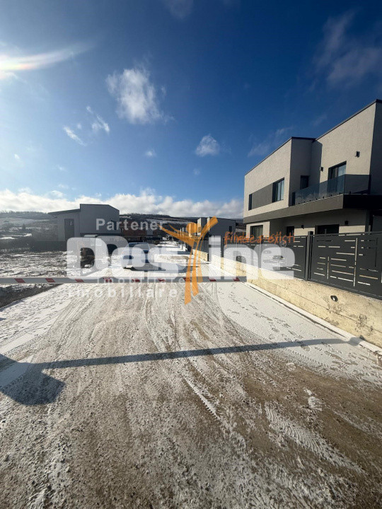 Casa individuala cu etaj, 4 camere, Pret luna martie 170.000 euro