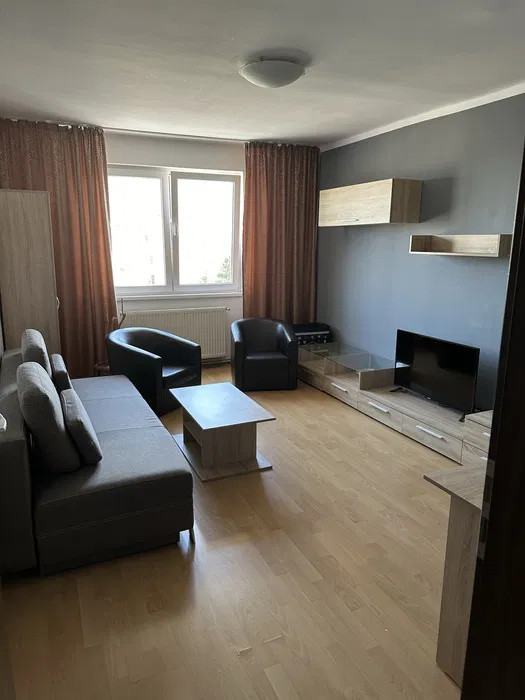 Apartament cu 3 camere 70 mp, etaj intermediar, situat pe Calea Bucuresti 