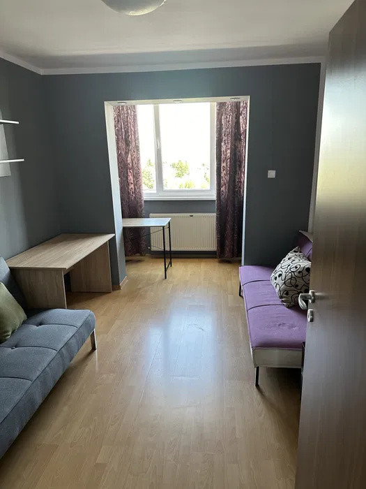 Apartament cu 3 camere 70 mp, etaj intermediar, situat pe Calea Bucuresti 