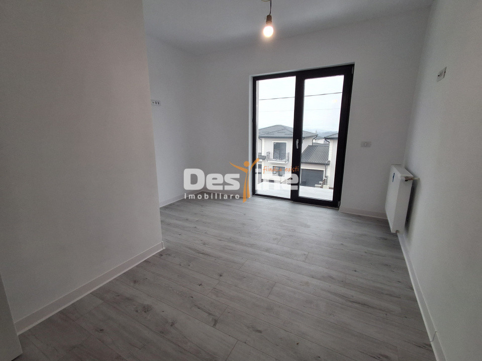 CASĂ tip duplex, situata in Valea Adanca