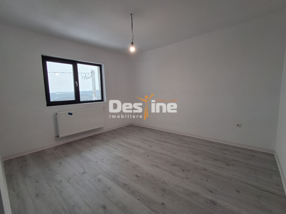 CASĂ tip duplex, situata in Valea Adanca