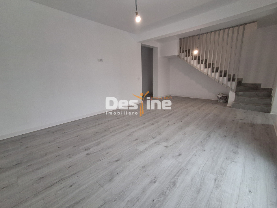 CASĂ tip duplex, situata in Valea Adanca