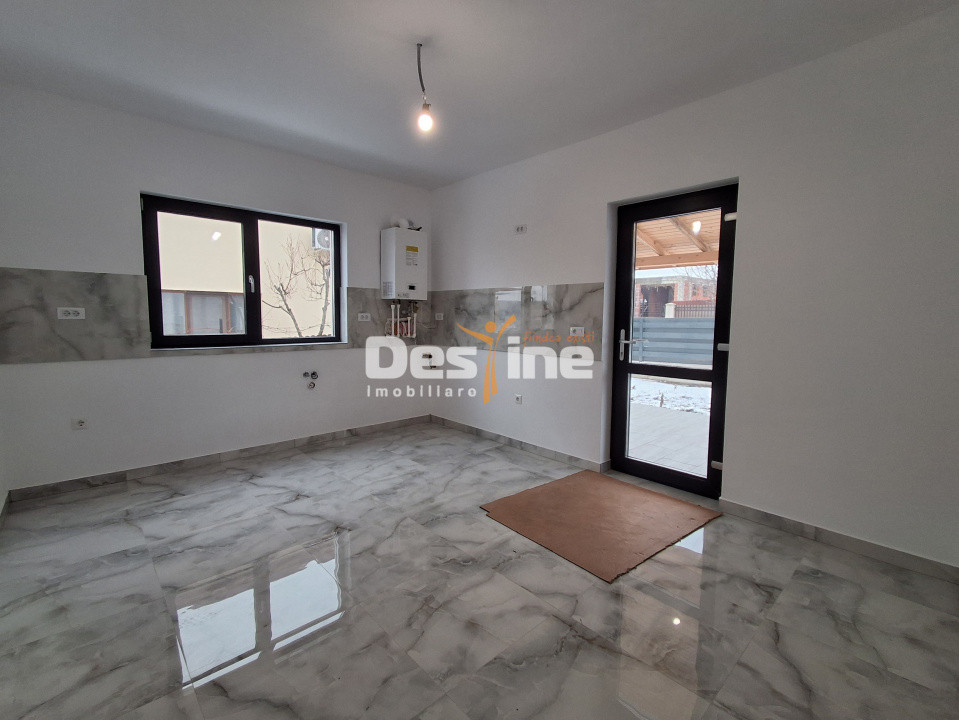 CASĂ tip duplex, situata in Valea Adanca