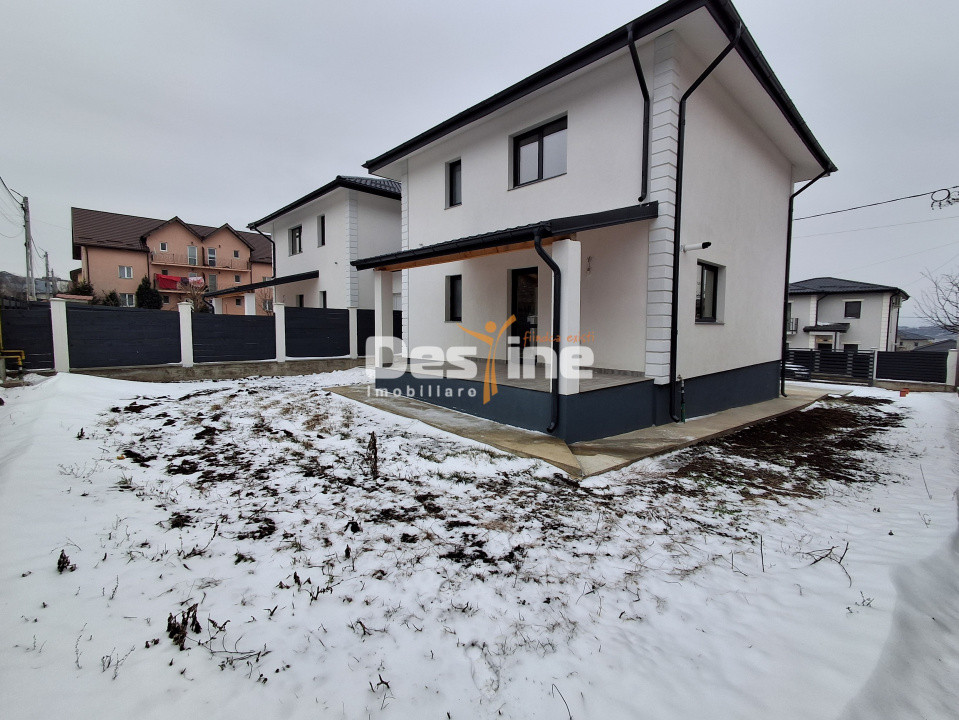 CASĂ tip duplex, situata in Valea Adanca