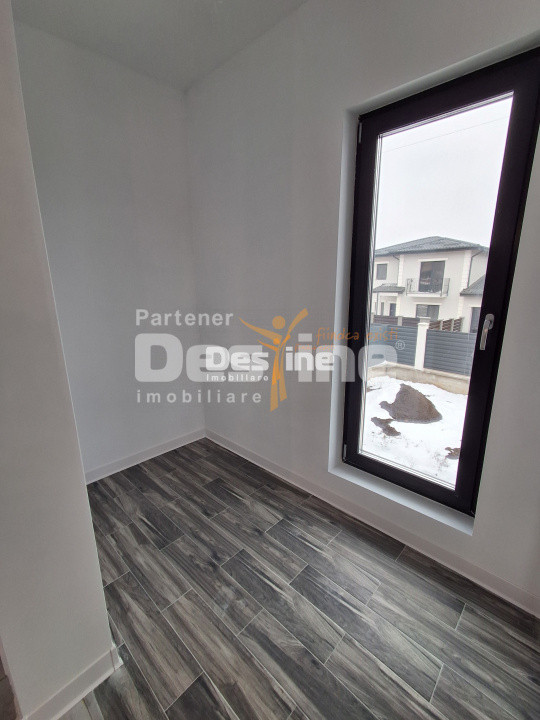 CASĂ tip duplex, situata in Valea Adanca