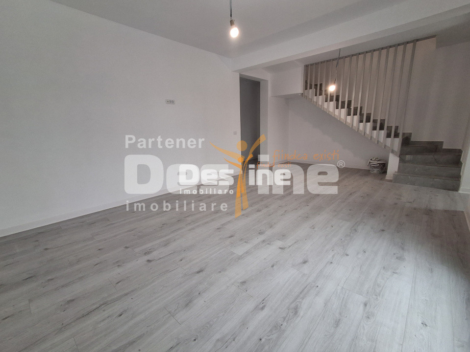 CASĂ tip duplex, situata in Valea Adanca