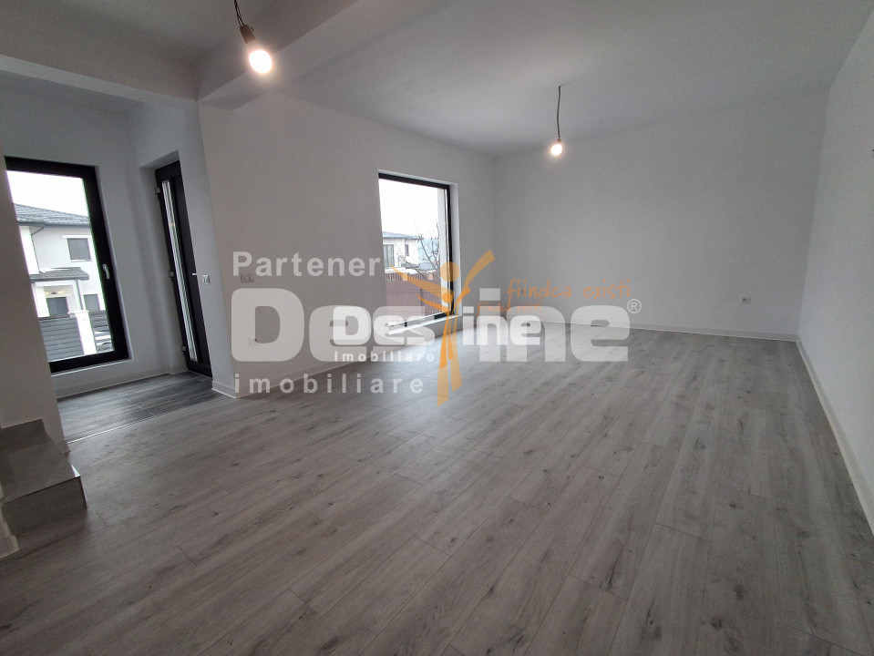 CASĂ tip duplex, situata in Valea Adanca