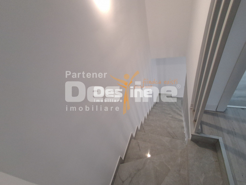 CASĂ tip duplex, situata in Valea Adanca