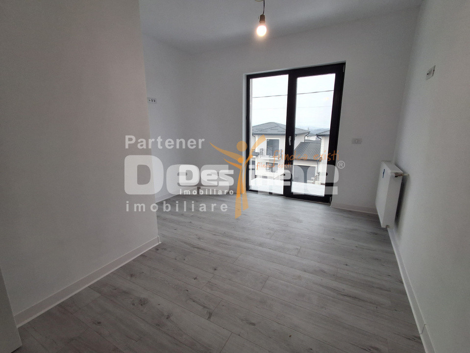 CASĂ tip duplex, situata in Valea Adanca