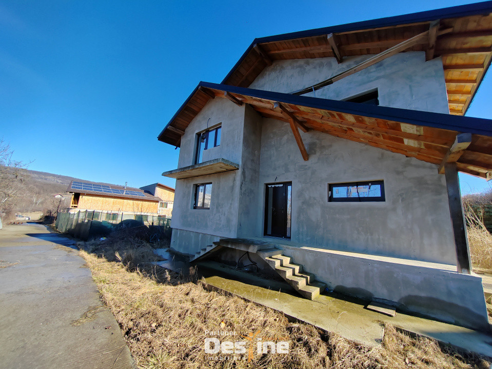 BÂRNOVA - Casă individuală P+M+POD, 145 mp + 789 mp teren
