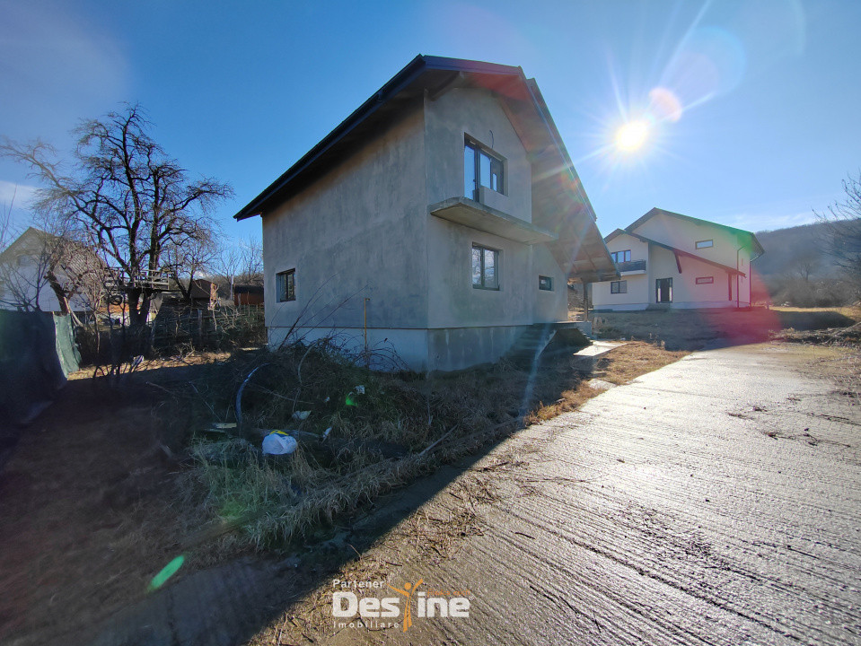 BÂRNOVA - Casă individuală P+M+POD, 145 mp + 789 mp teren