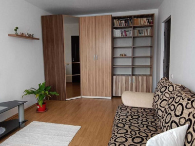 Apartament cu 2 camere decomandat, cu loc de parcare, etaj intermediar, Astra