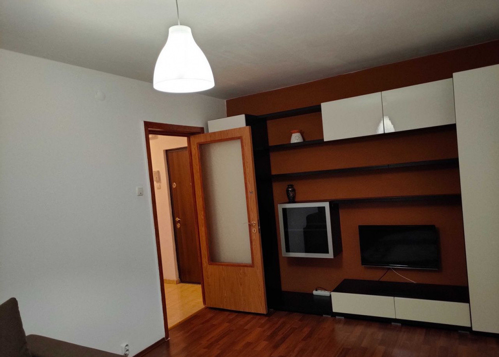 Apartament 2 camere metrou Piata Sudului, etaj intermediar