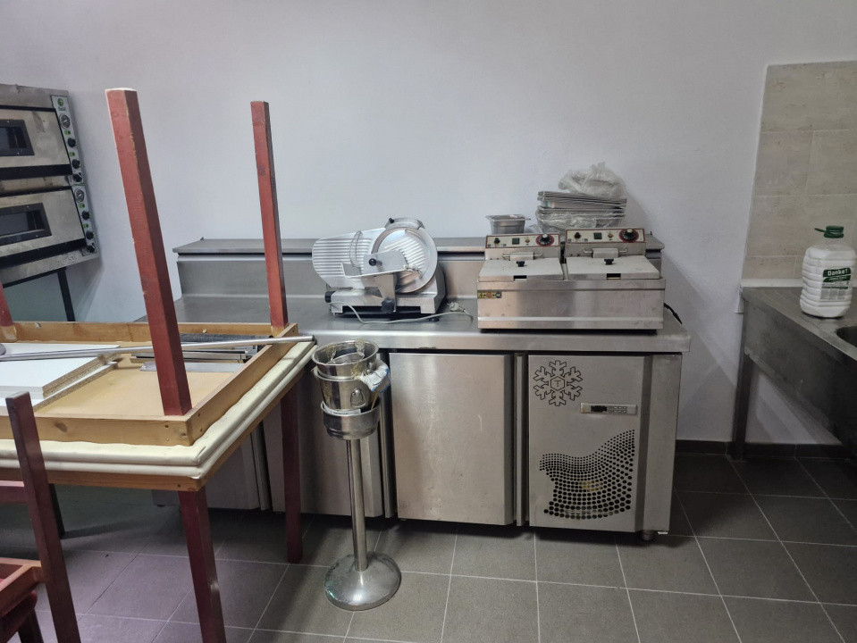 Spațiu Comercial Pizzerie