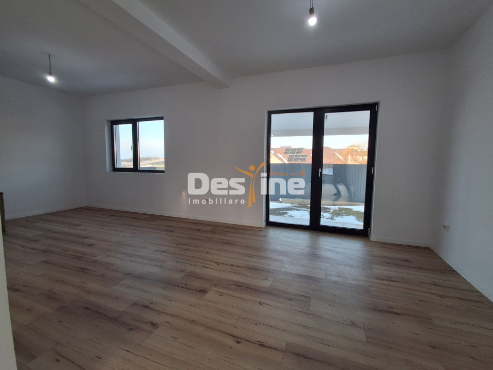  COMISION O %,Miroslava, Casa individuala, P+1+POD, 