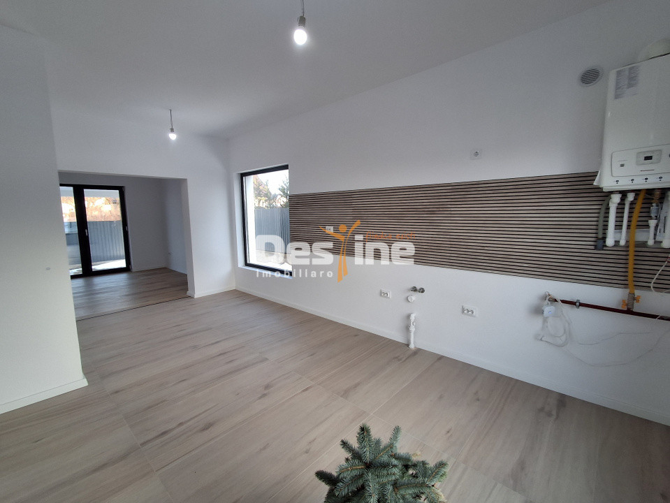  COMISION O %,Miroslava, Casa individuala, P+1+POD, 