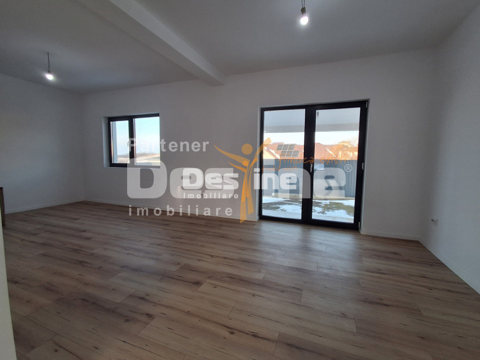  COMISION O %, Miroslava, Casa individuala, P+1+POD, 