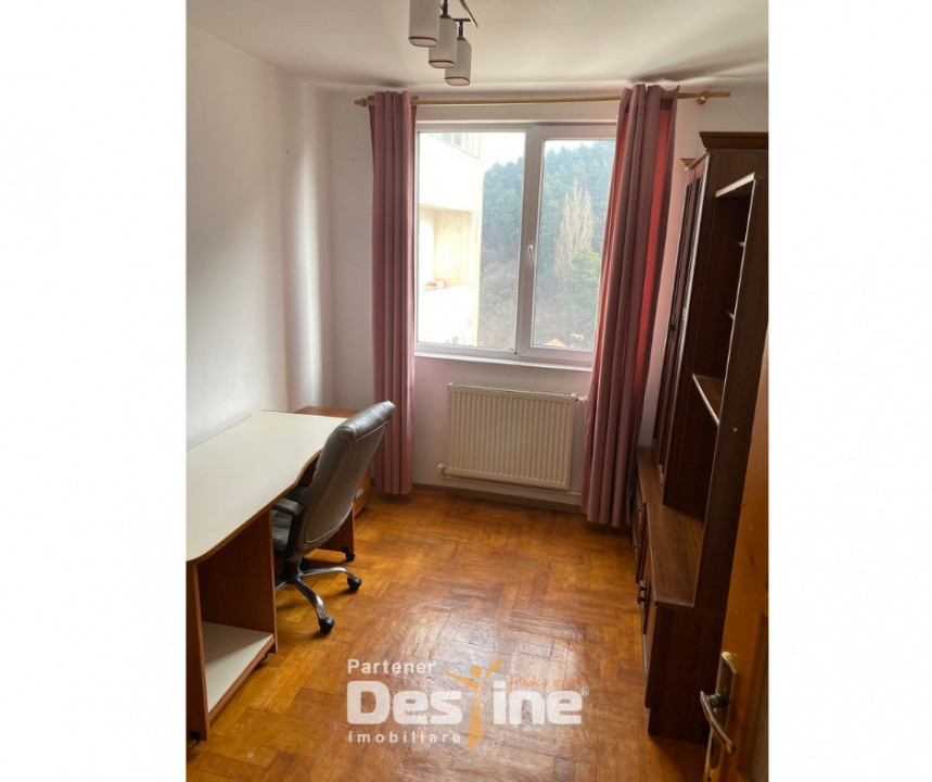 Apartament 4 camere 65mp central cu parcare 80.000€