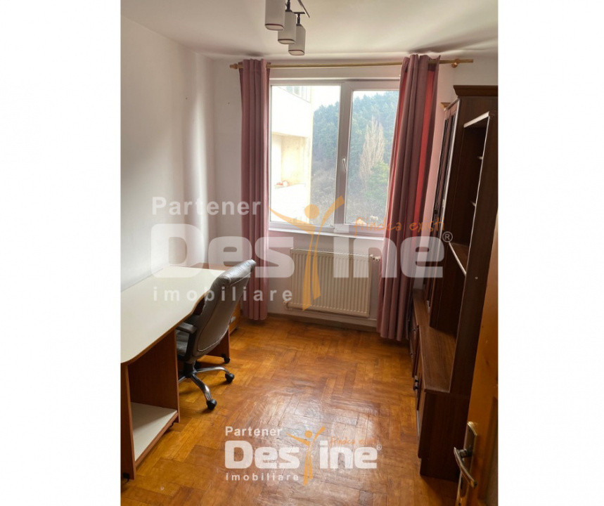 Apartament 4 camere 65mp central cu parcare 80.000€