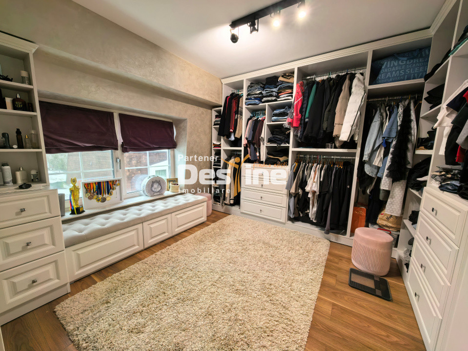 Duplex modern cu desing britanic 7 camere D+P+1+M 160 mp, cartier intim - Copou