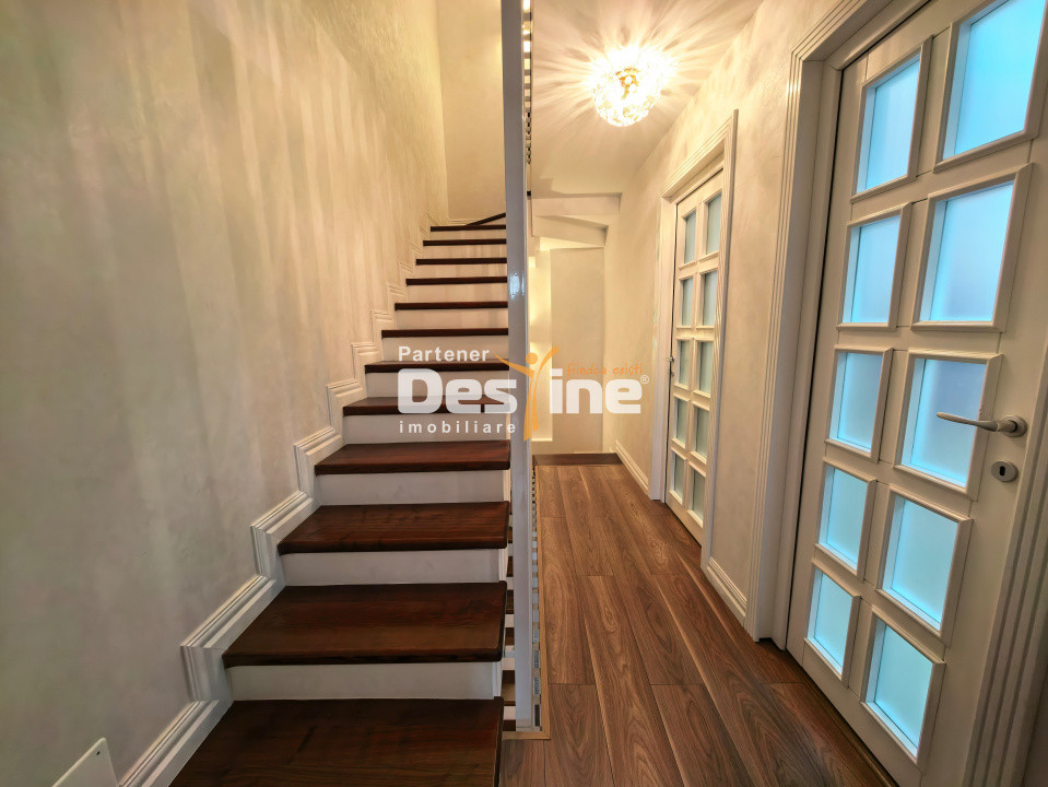 Duplex modern cu desing britanic 7 camere D+P+1+M 160 mp, cartier intim - Copou