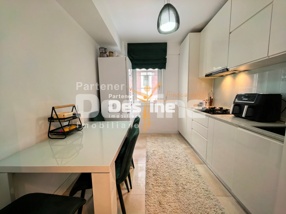 Duplex modern cu desing britanic 7 camere D+P+1+M 160 mp, cartier intim - Copou