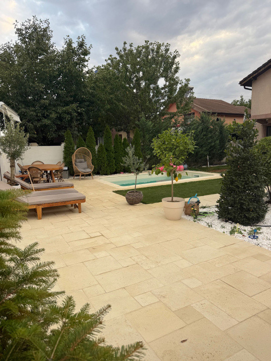 Casă spațioasă, panouri solare, Damila