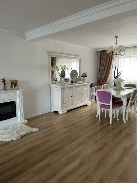 Casă spațioasă, panouri solare, Damila