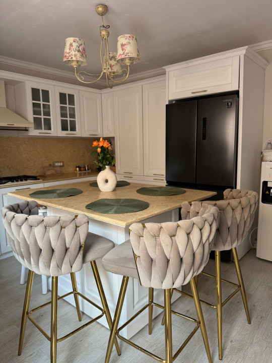 Casă spațioasă, panouri solare, Damila