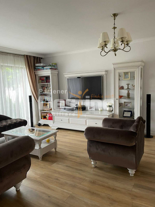 Casă spațioasă, panouri solare, Damila