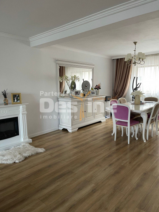 Casă spațioasă, panouri solare, Damila