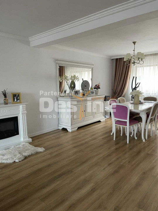 Casă spațioasă, panouri solare, Damila