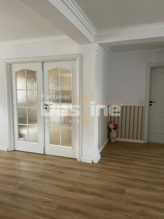 Casă spațioasă, panouri solare, Damila